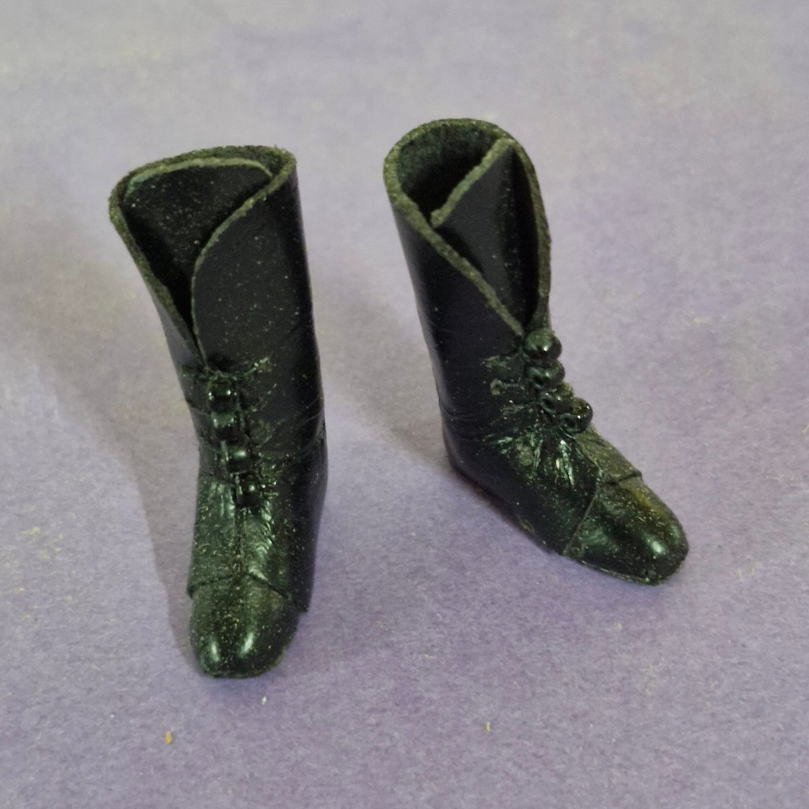 1:12th scale Dolls House Quality made Boots absolutely outstanding VEF37