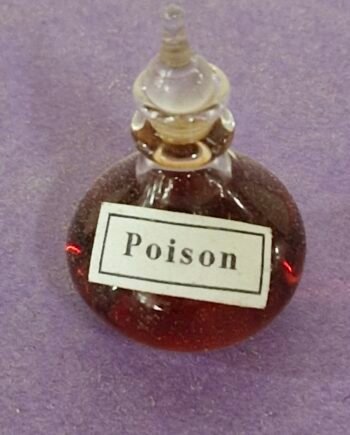 1:12th scale Dolls House  Glass Jar  Poison label  British made    VEF29