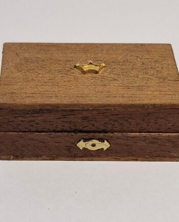 1:12th scale Dolls House  Wooden Box     VEF41