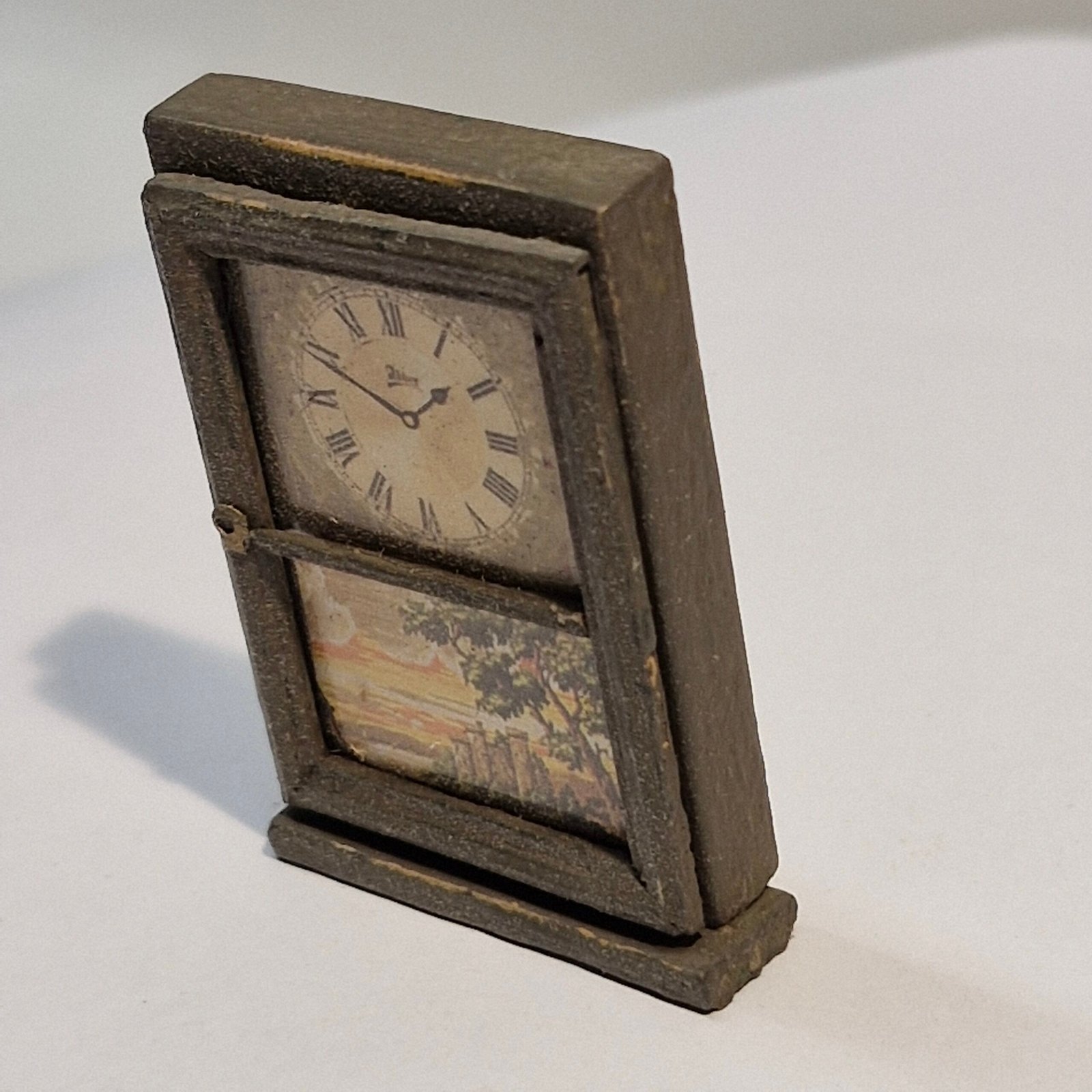 1:12th scale Dolls House Wooden wall Clock VEF40