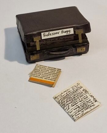 1:12th scale Dolls House  Suitcase  Professor Bugg    VEF39