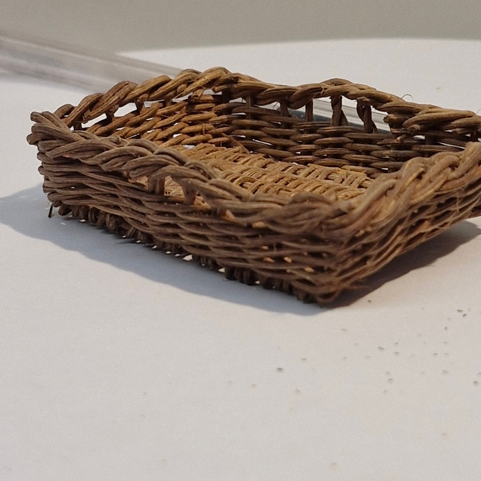 1:12th scale Dolls House Bakers Wicker Basket British made Quality VEF60
