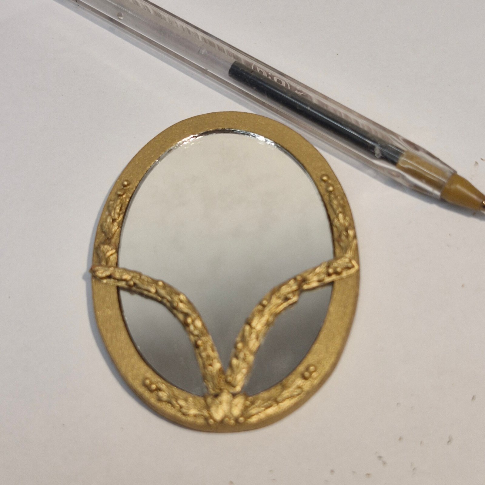1:12th scale Dolls House Oval Mirror VEF61