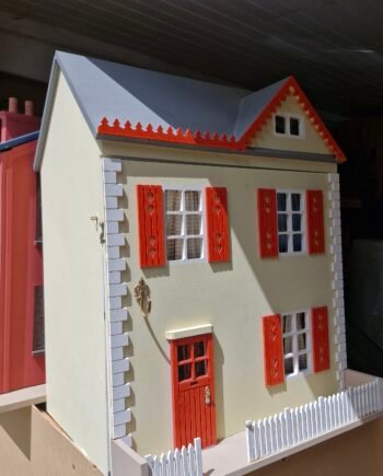 1:12 Scale   4 room small  House Ready made  Decorated Pre owned  HN304