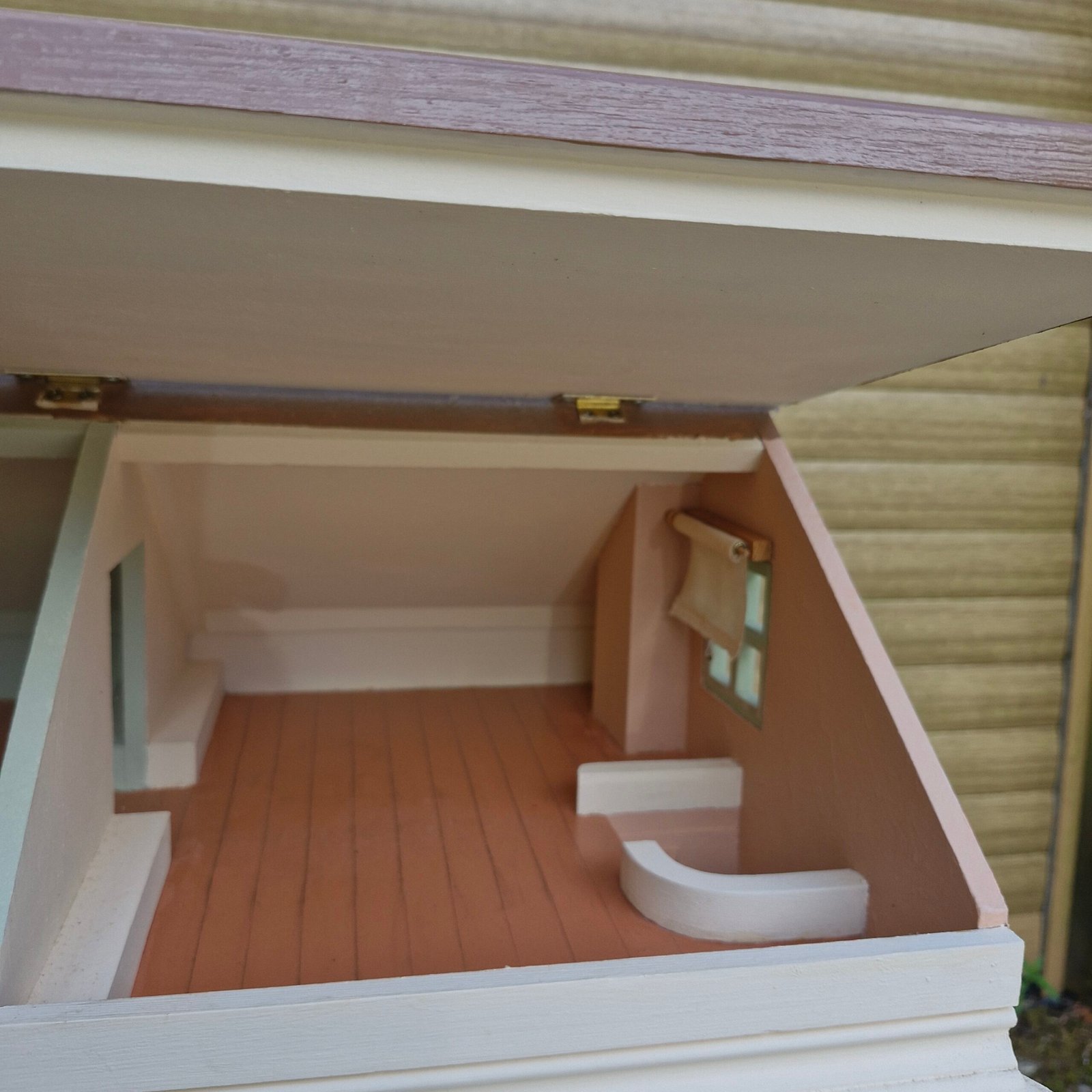 1:12 Scale 4 room Croft style House Ready made Decorated HN305