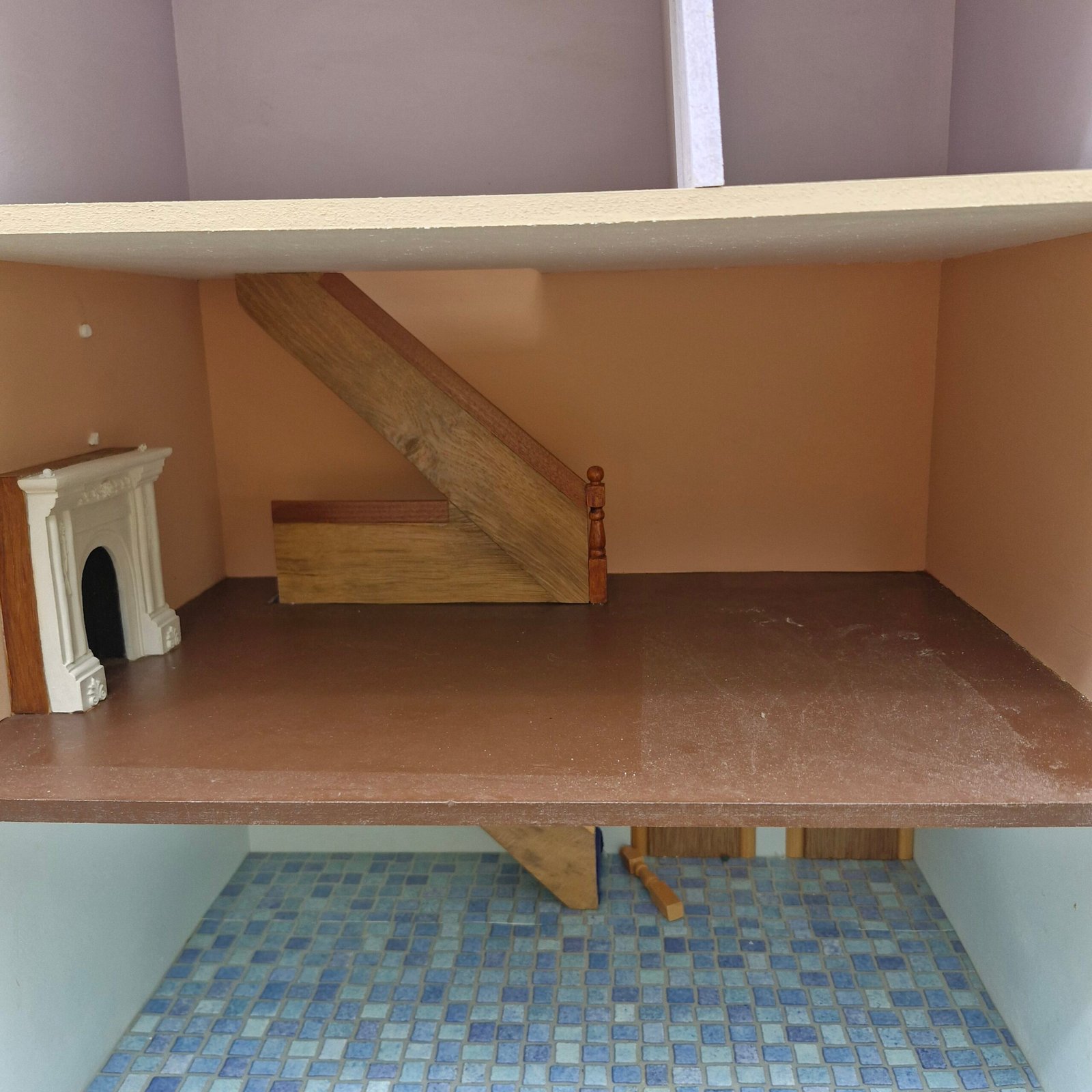 1:12 Large Shop plus 3 rooms preowned HN302