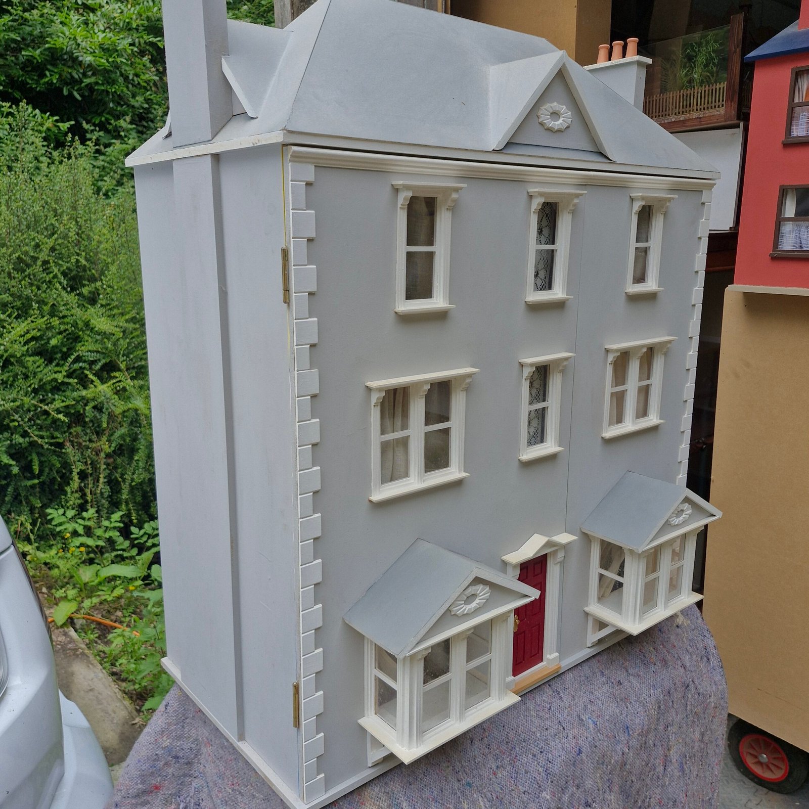 1:12 Scale 6 room Grand House Ready made Decorated HN307