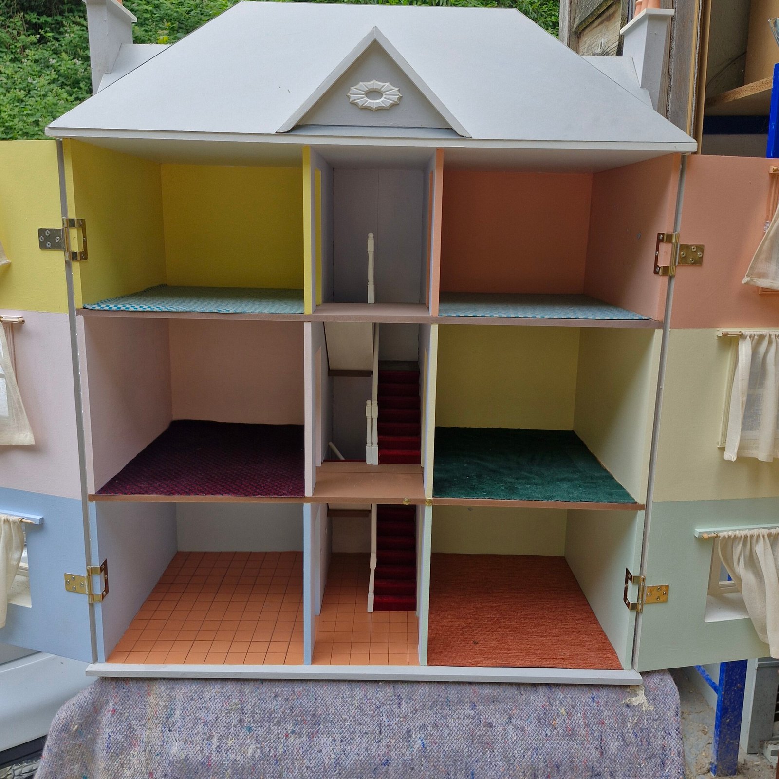1:12 Scale 6 room Grand House Ready made Decorated HN307