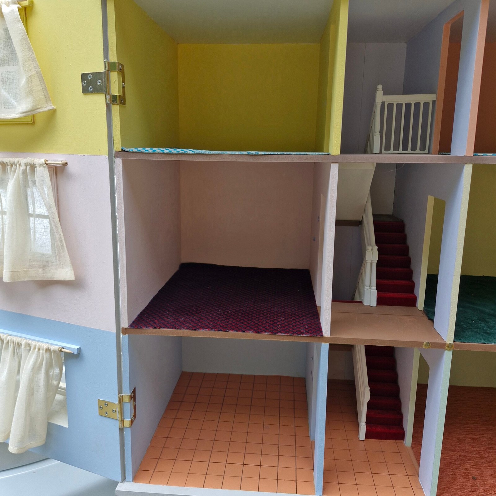 1:12 Scale 6 room Grand House Ready made Decorated HN307