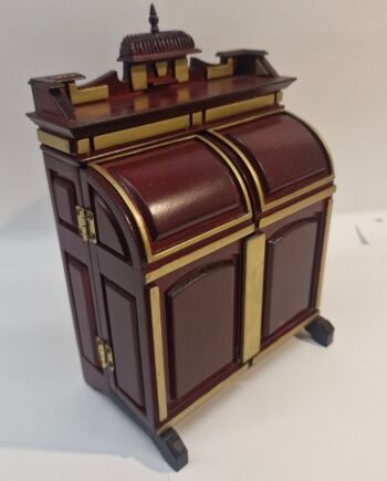 1:12th scale Dolls House, Large Collectors Cabinet by Glen Owen   VEF70