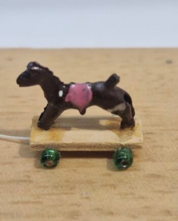 12th scale Dolls House miniature Pull Along Toy Horse     VIN89