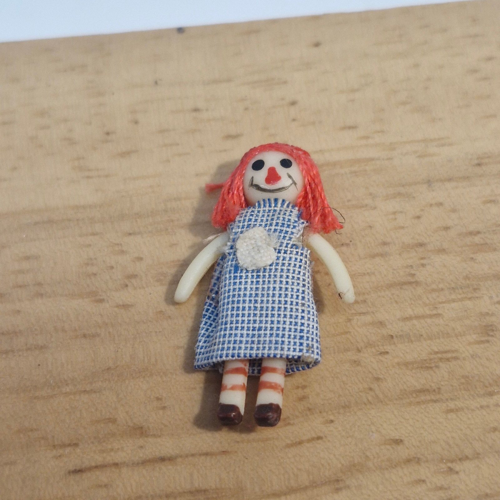 12th scale Dolls House miniature. Dolls House Toy Doll VIN92