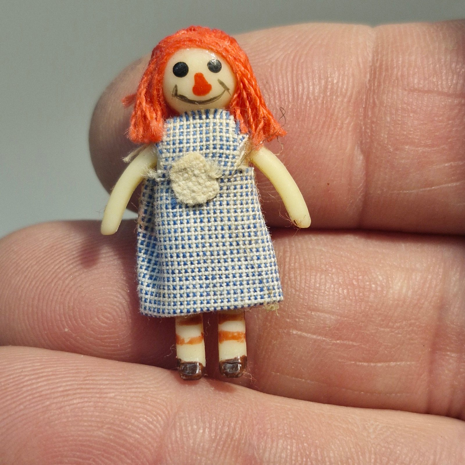 12th scale Dolls House miniature. Dolls House Toy Doll VIN92