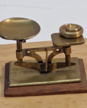 1:12th scale Dolls House,  Solid Brass   Working Scales   Top Quality  VS15