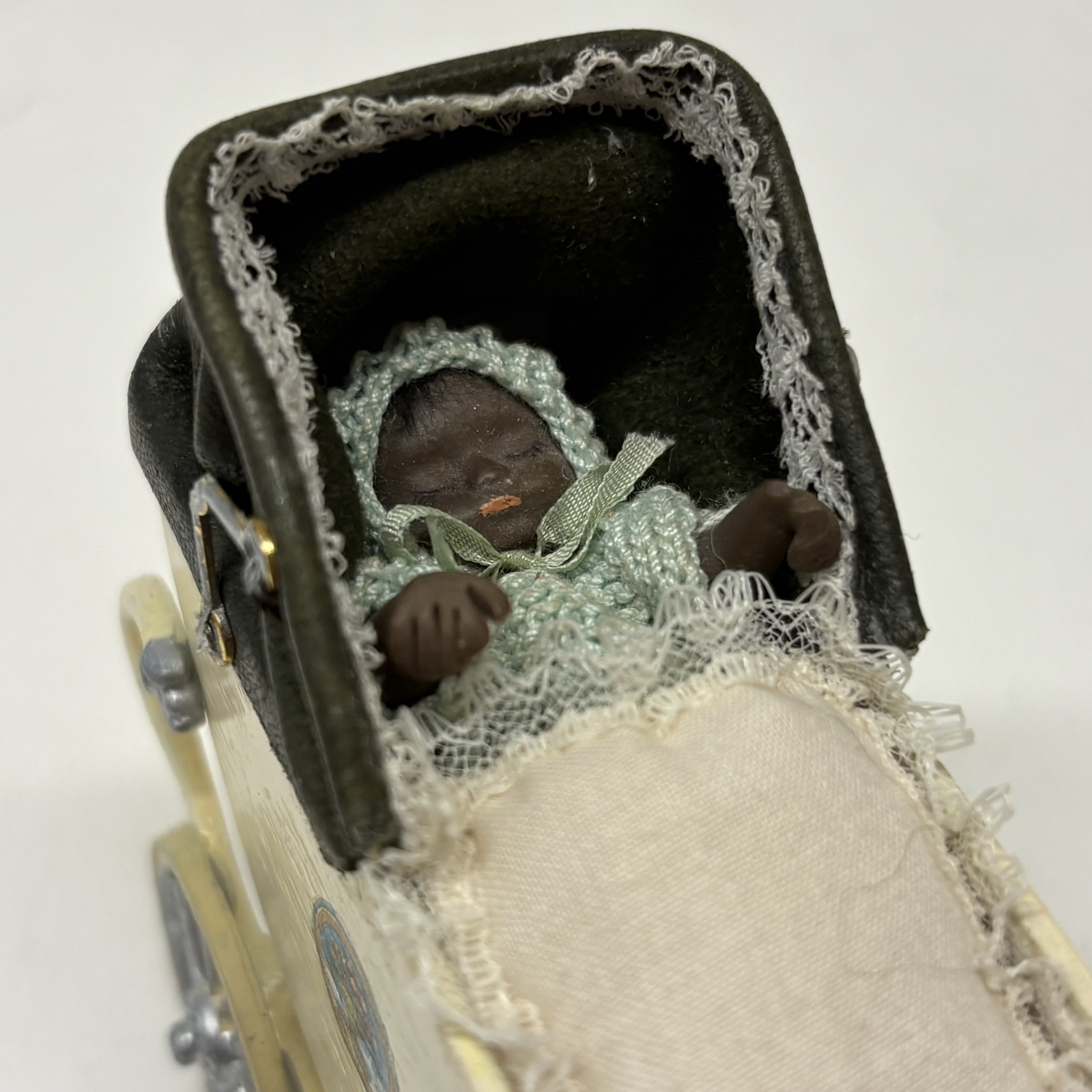 1:12th scale Dolls House- Pram, VEF02