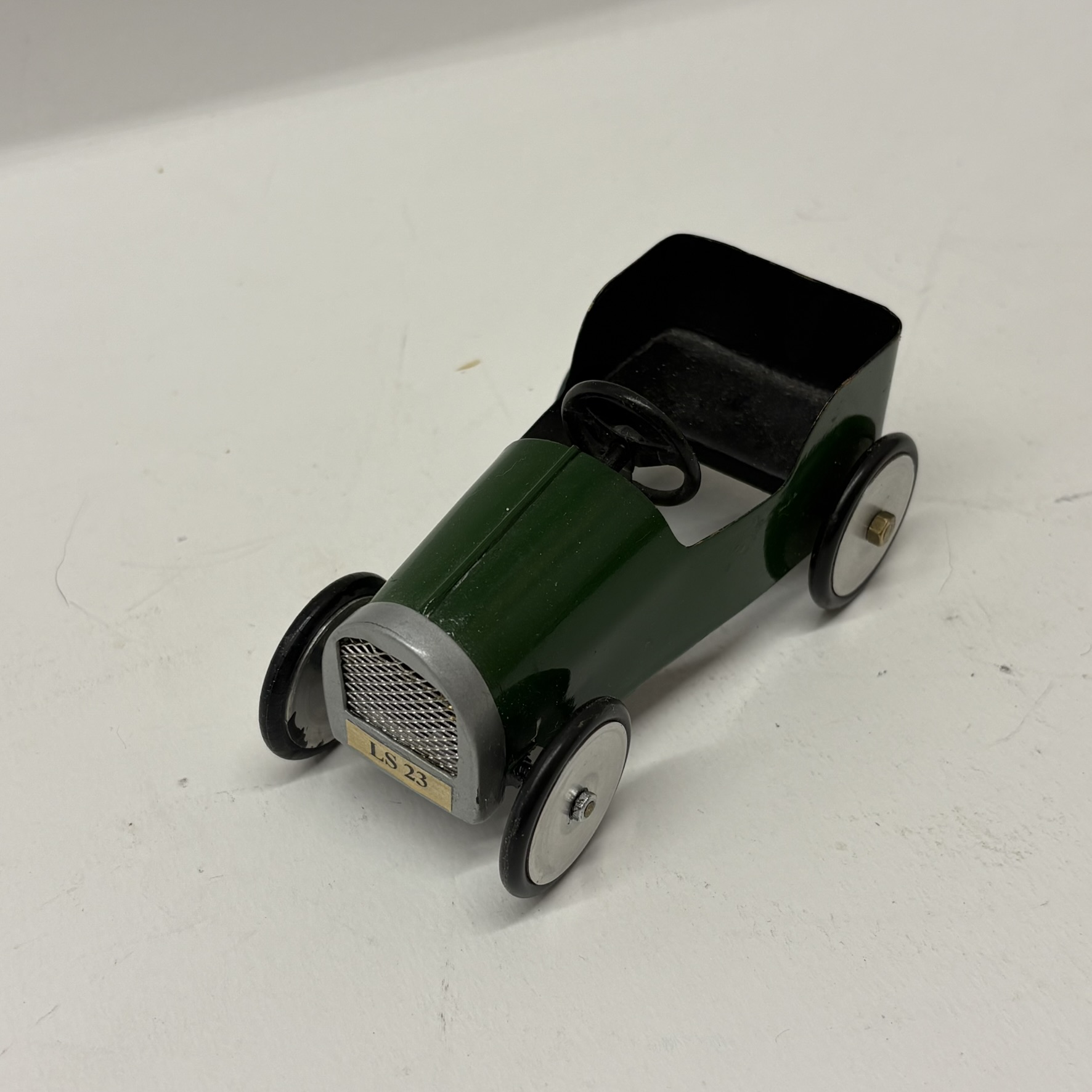 1:12th scale Dolls House- Pedal Car, VEF03
