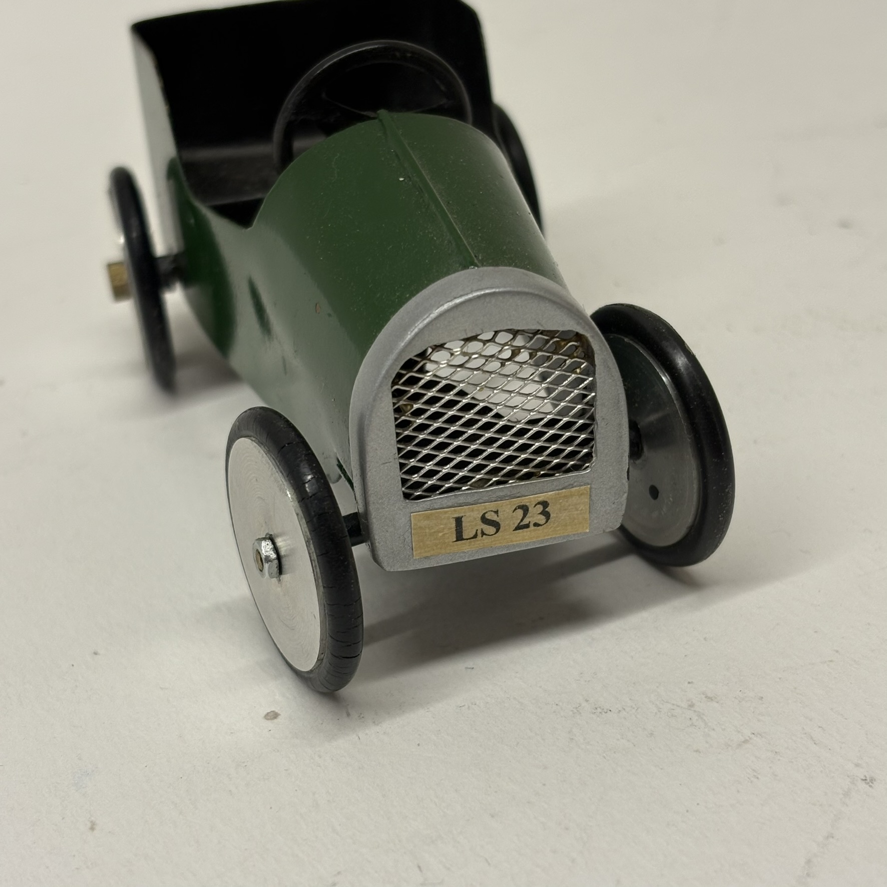 1:12th scale Dolls House- Pedal Car, VEF03