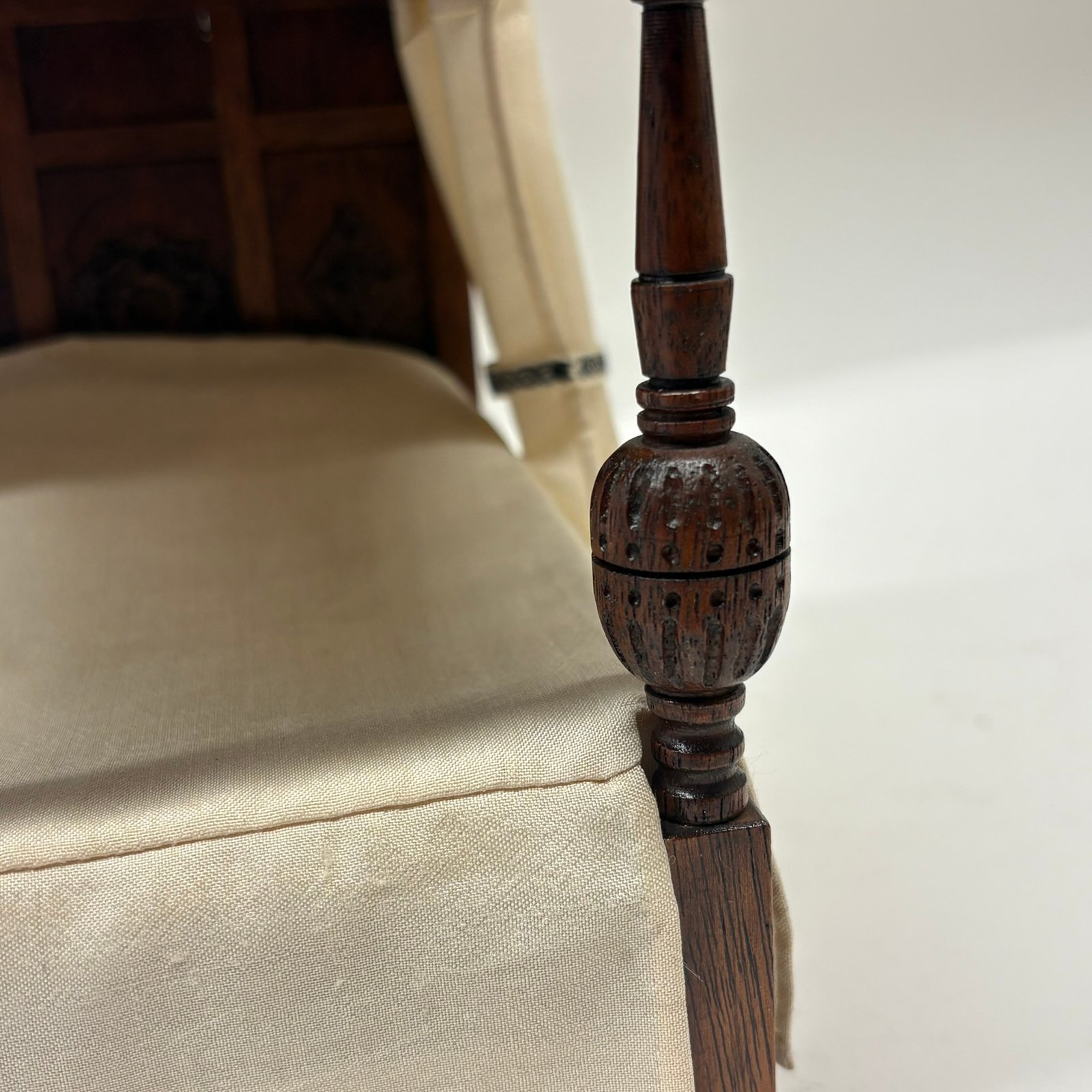 1:12th scale Dolls House- Tudor Bed, VEF05