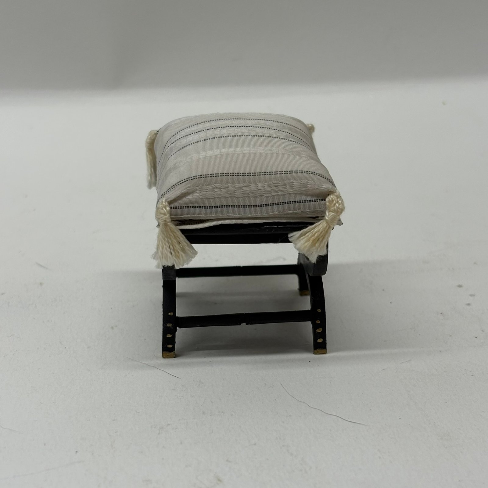 1:12th scale Dolls House Furniture- Padded Stool, VEF14