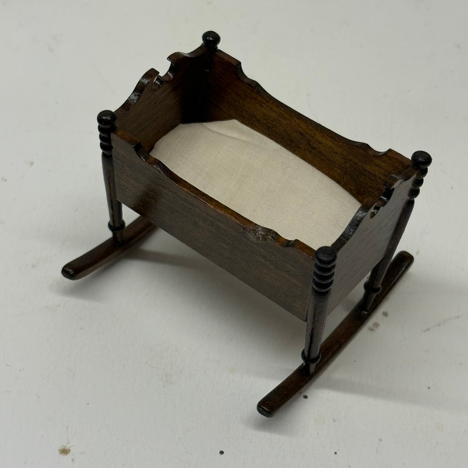 1:12th scale Dolls House Furniture- Tudor Cradle, VEF15