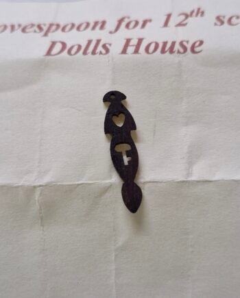 Hand Carved Welsh Love spoon - Approx 22mm        CQ03
