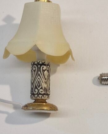1/12 Dolls House Light   Table Lamp      - Wired     LT112a