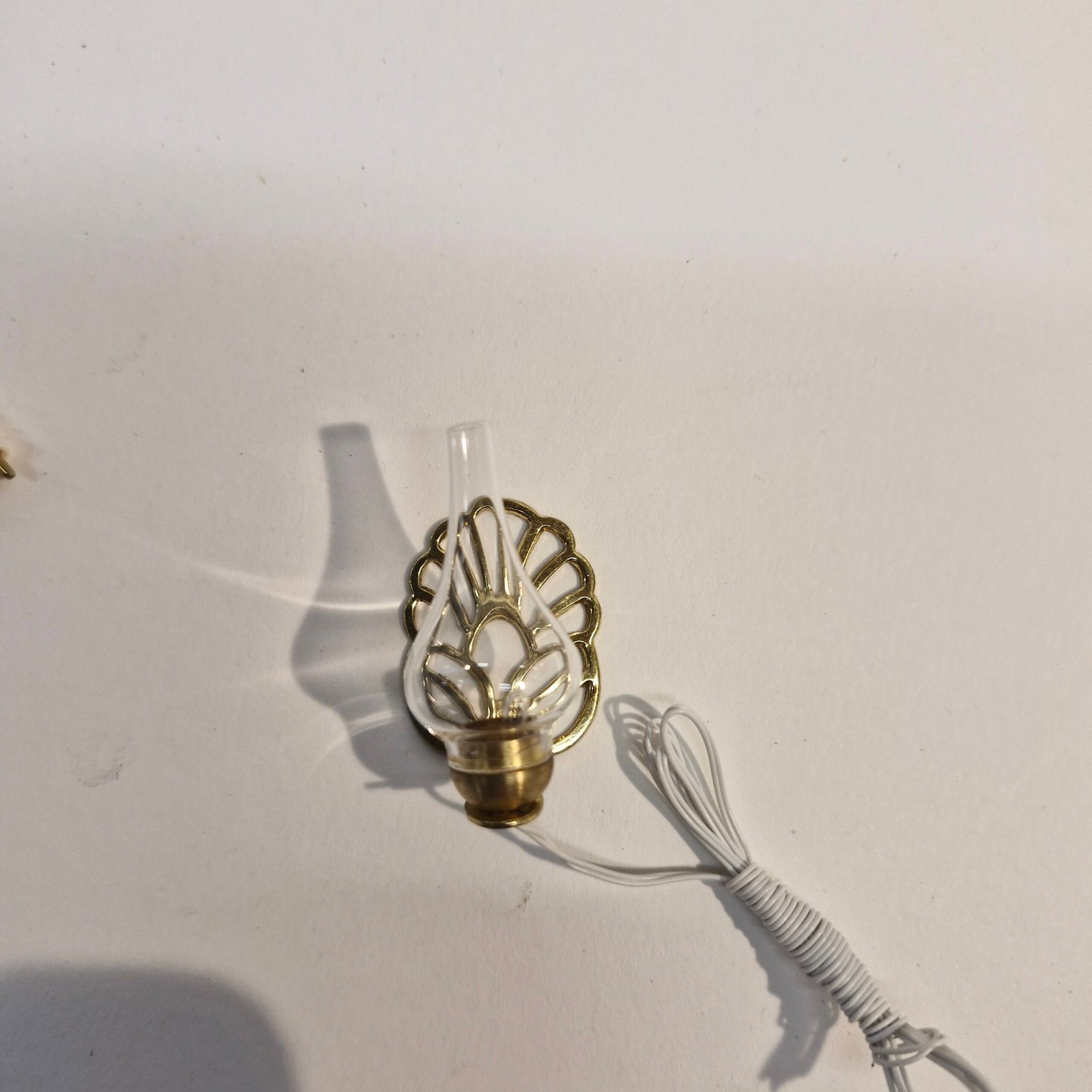 12th scale Dolls House Light Brass and Glass Wall Light DL24