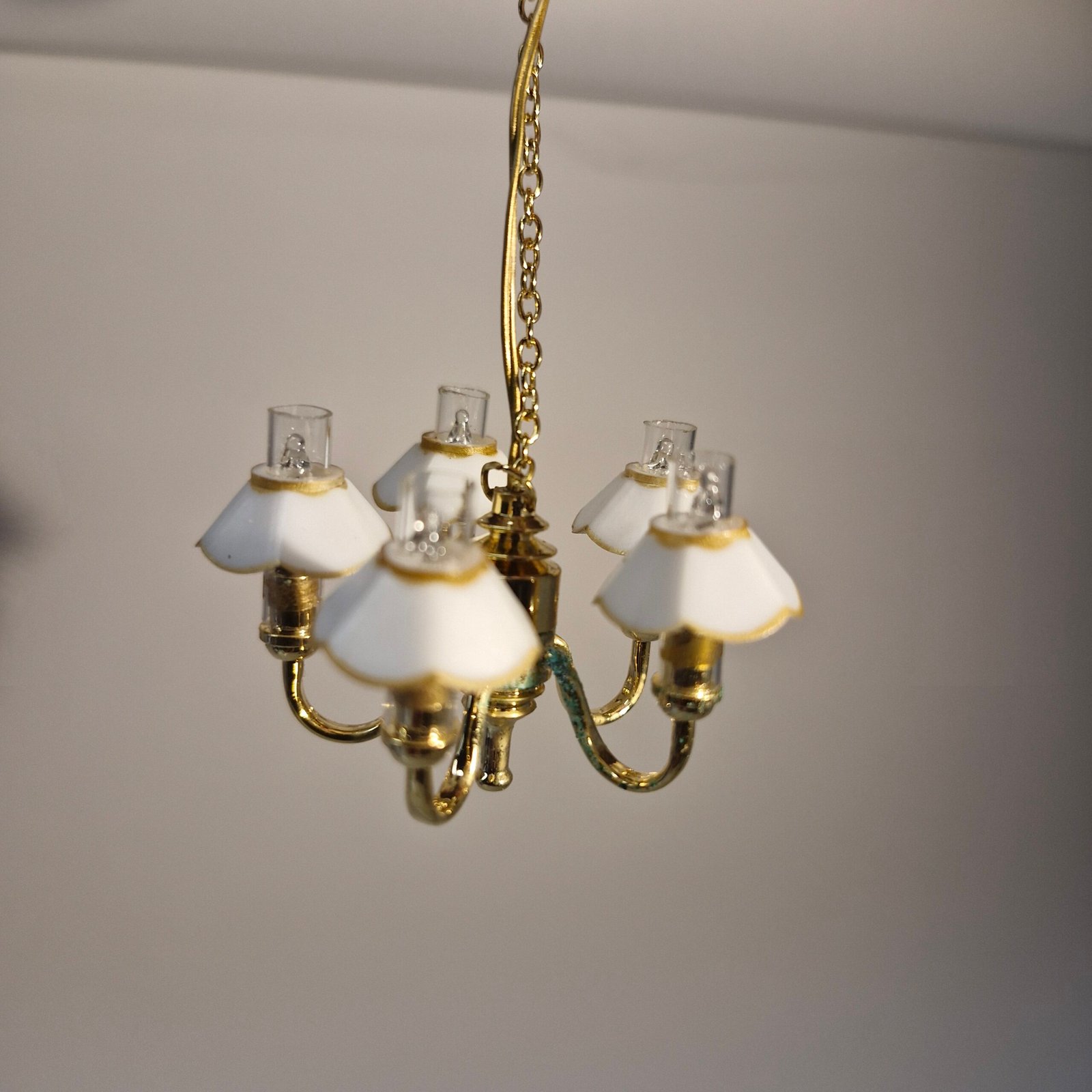 12th scale Dolls House Light 5 Arm Chandelier Light DL44
