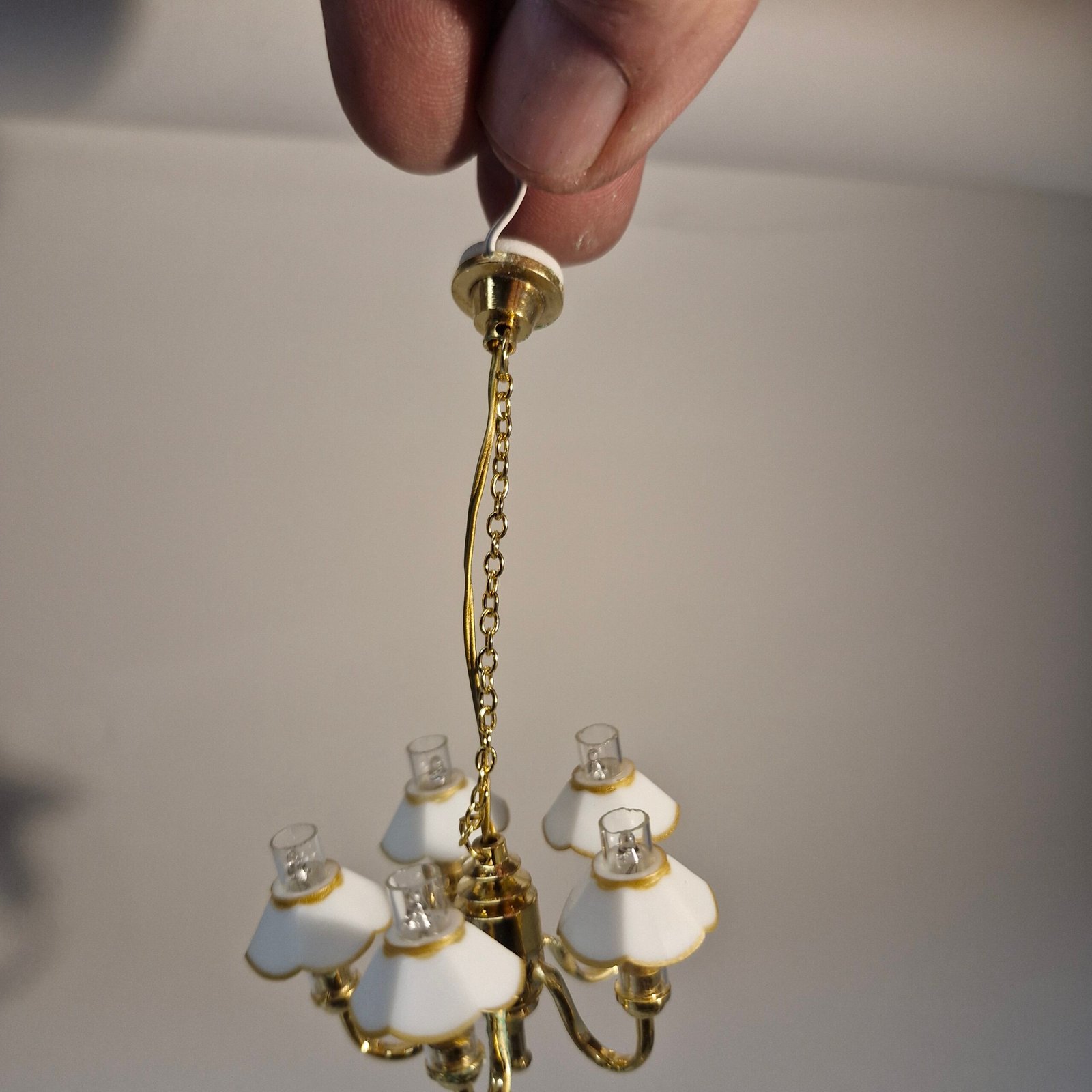 12th scale Dolls House Light 5 Arm Chandelier Light DL44