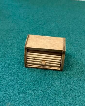 1:12th Scale Dolls House Miniature- Bread Bin, D110