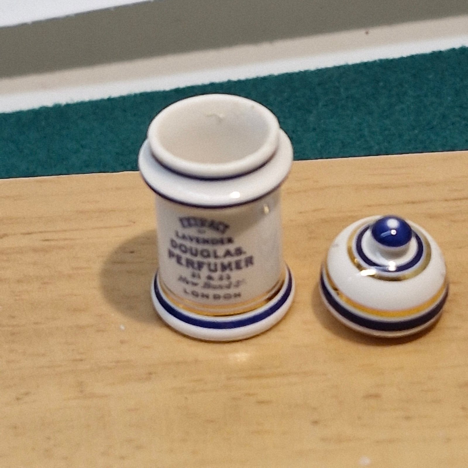 1:12th scale Miniature, Signed Terry Curran Ceramic Jar, T105