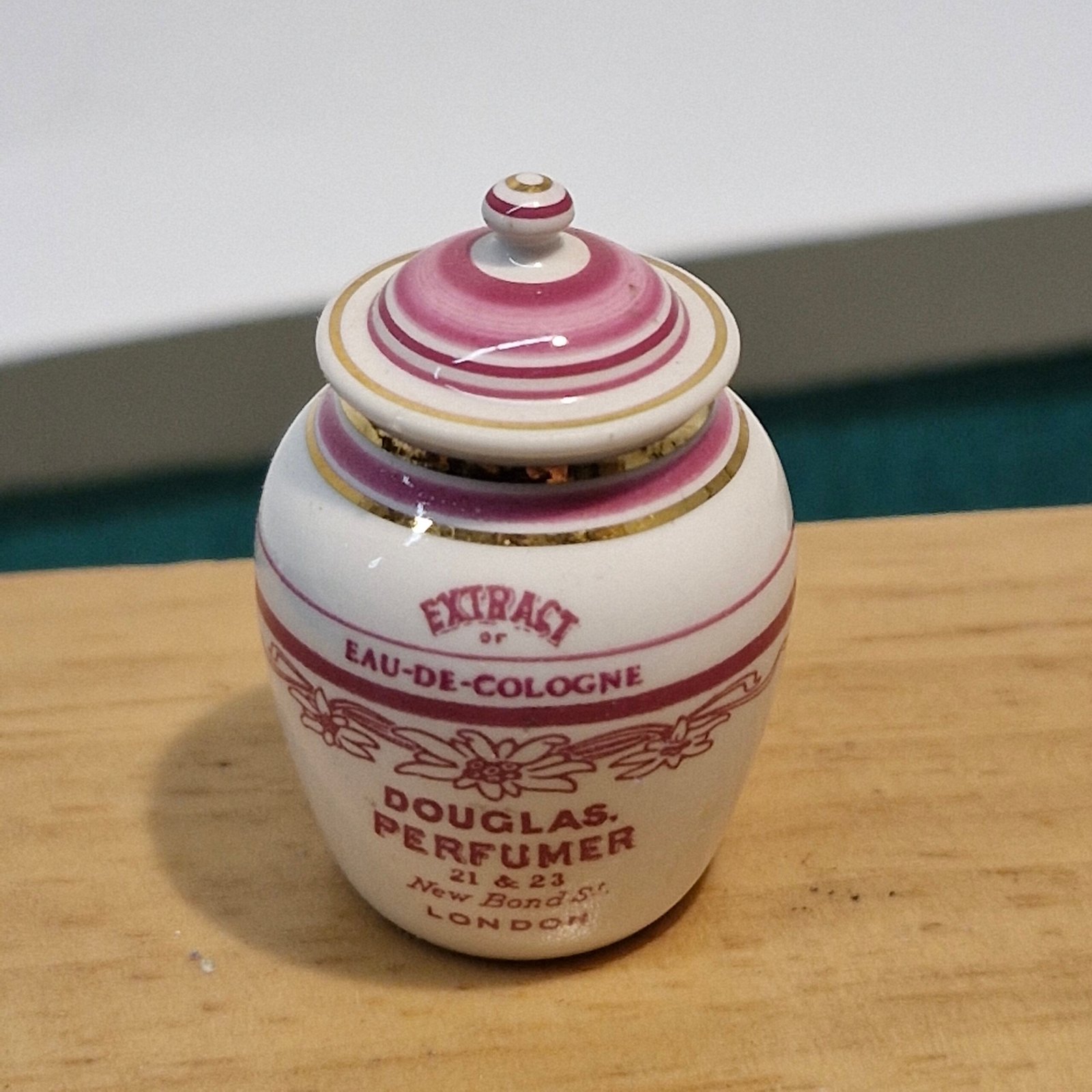 1:12th scale Miniature, Signed Terry Curran Ceramic Jar, T108