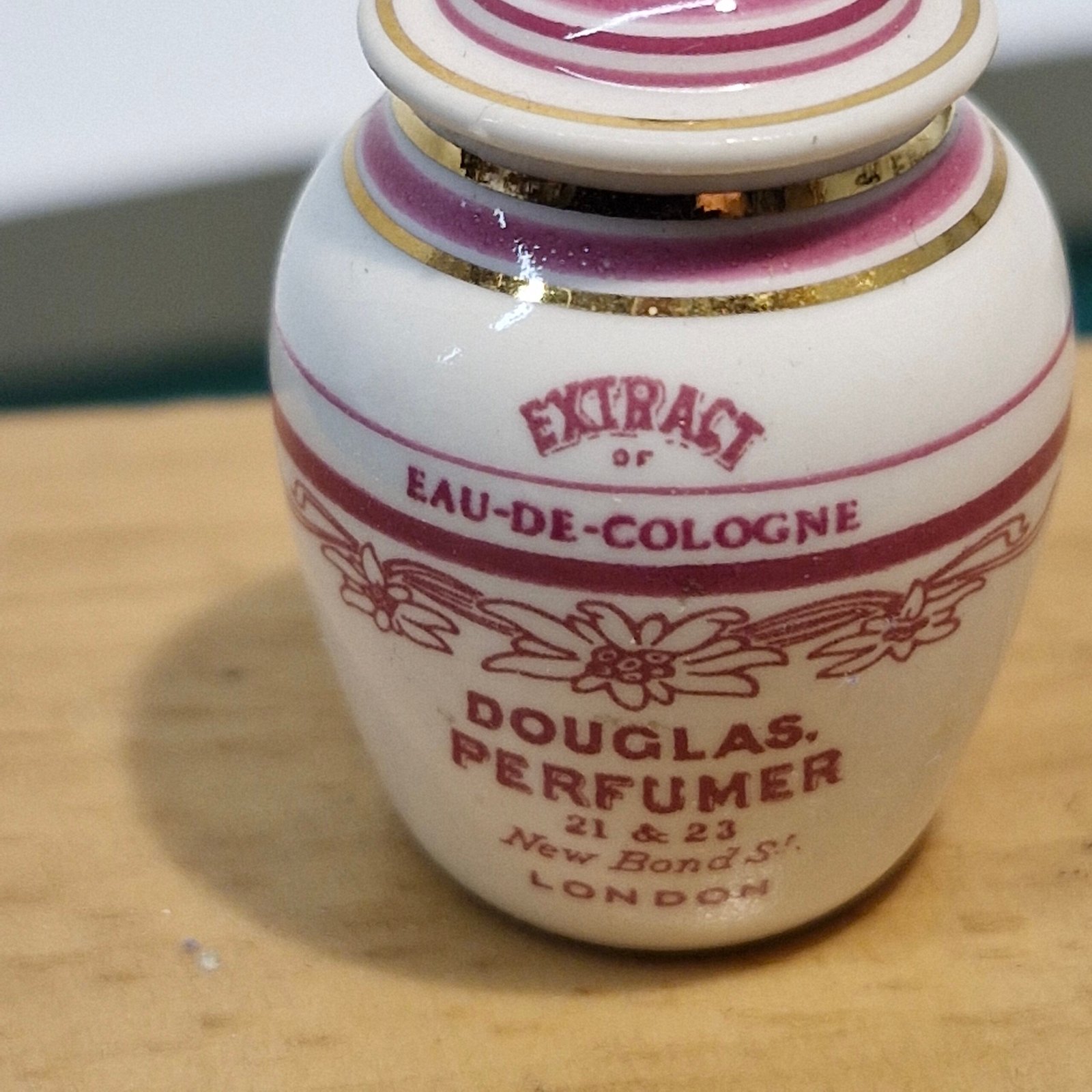 1:12th scale Miniature, Signed Terry Curran Ceramic Jar, T108