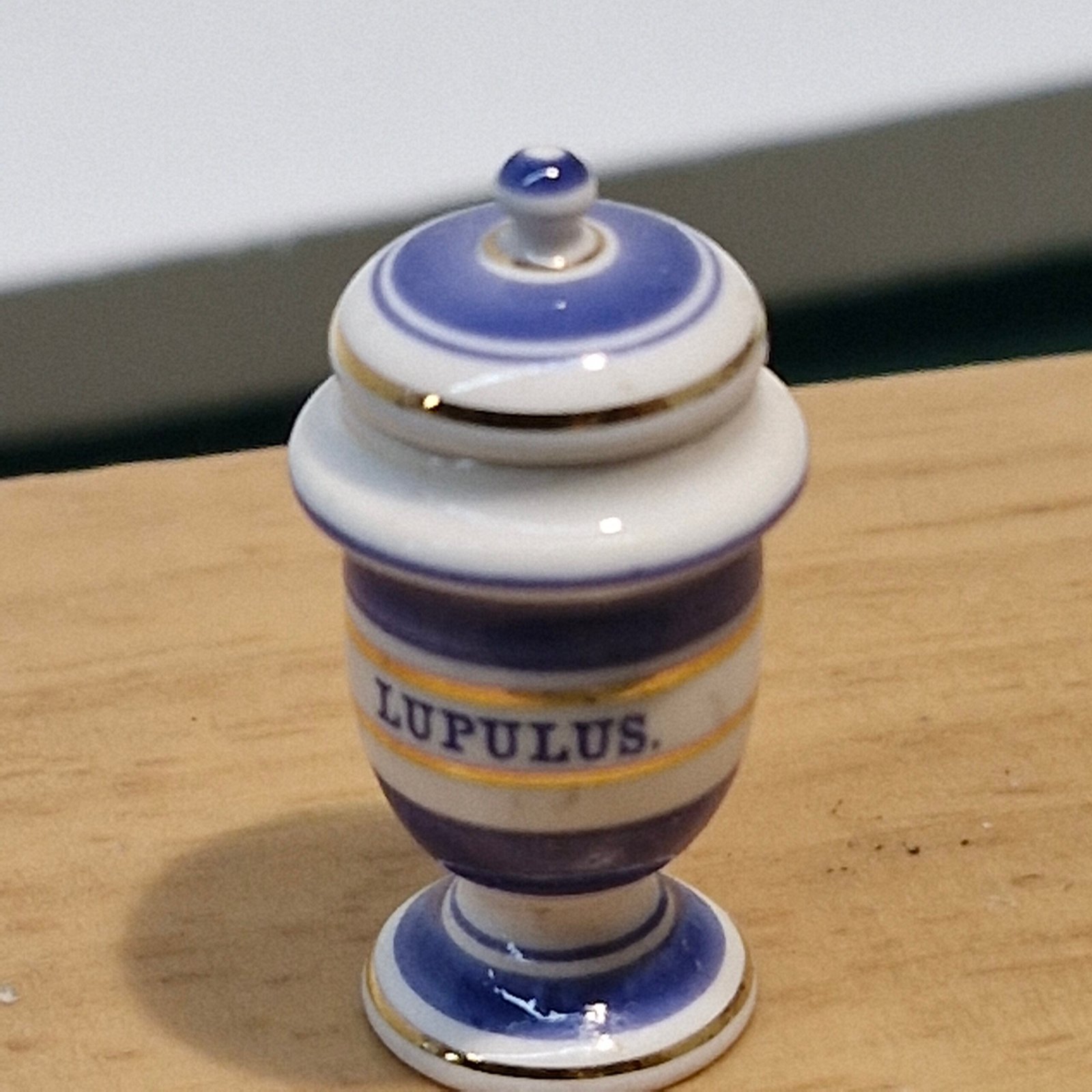 1:12th scale Miniature, Signed Terry Curran Ceramic Jar, T111