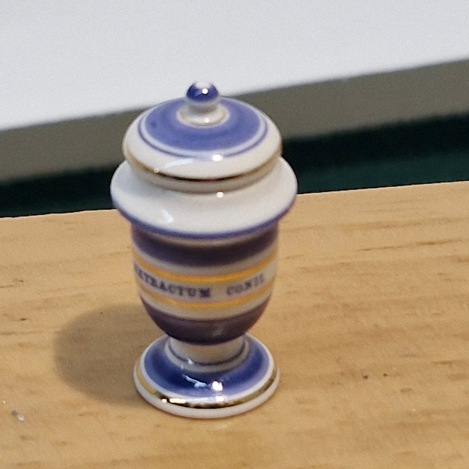 1:12th scale Miniature, Signed Terry Curran Ceramic Jar, T113