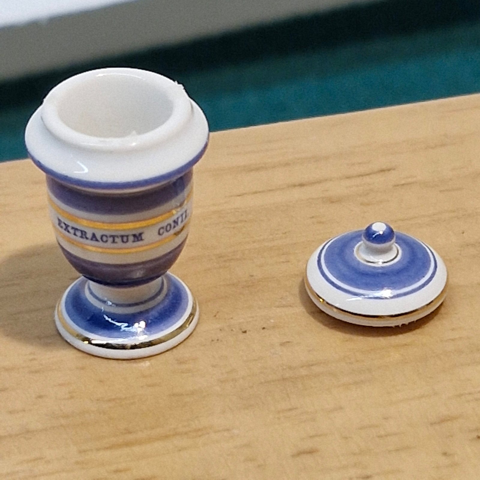 1:12th scale Miniature, Signed Terry Curran Ceramic Jar, T113