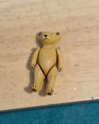 12th scale Dolls House Hand Painted  Teddy Bear  Hantel Quality  Rare   AT17