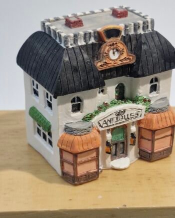 Dolls House Toy  144th scale Dolls House  Resin  Antiques  AT29