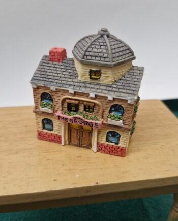 Dolls House Toy  144th scale Dolls House  Resin The George  AT31