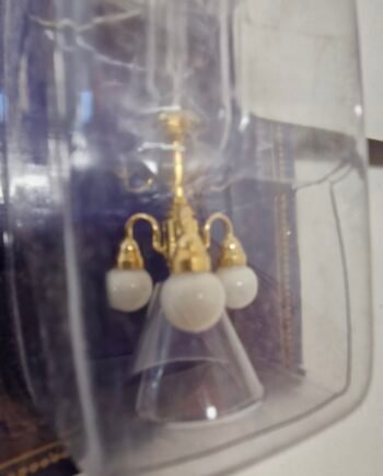 24th scale Dolls House Lighting 3 Globe Ceiling  Light      LTH46006