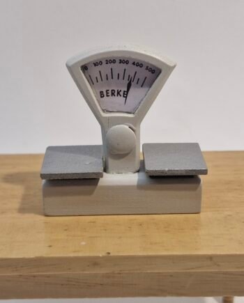 1:12th Scale Dolls House miniature    Set of Scales       63