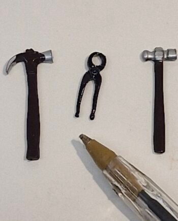 1:12th Scale Dolls House miniature  2 x Hammers and Pr Pliers R108