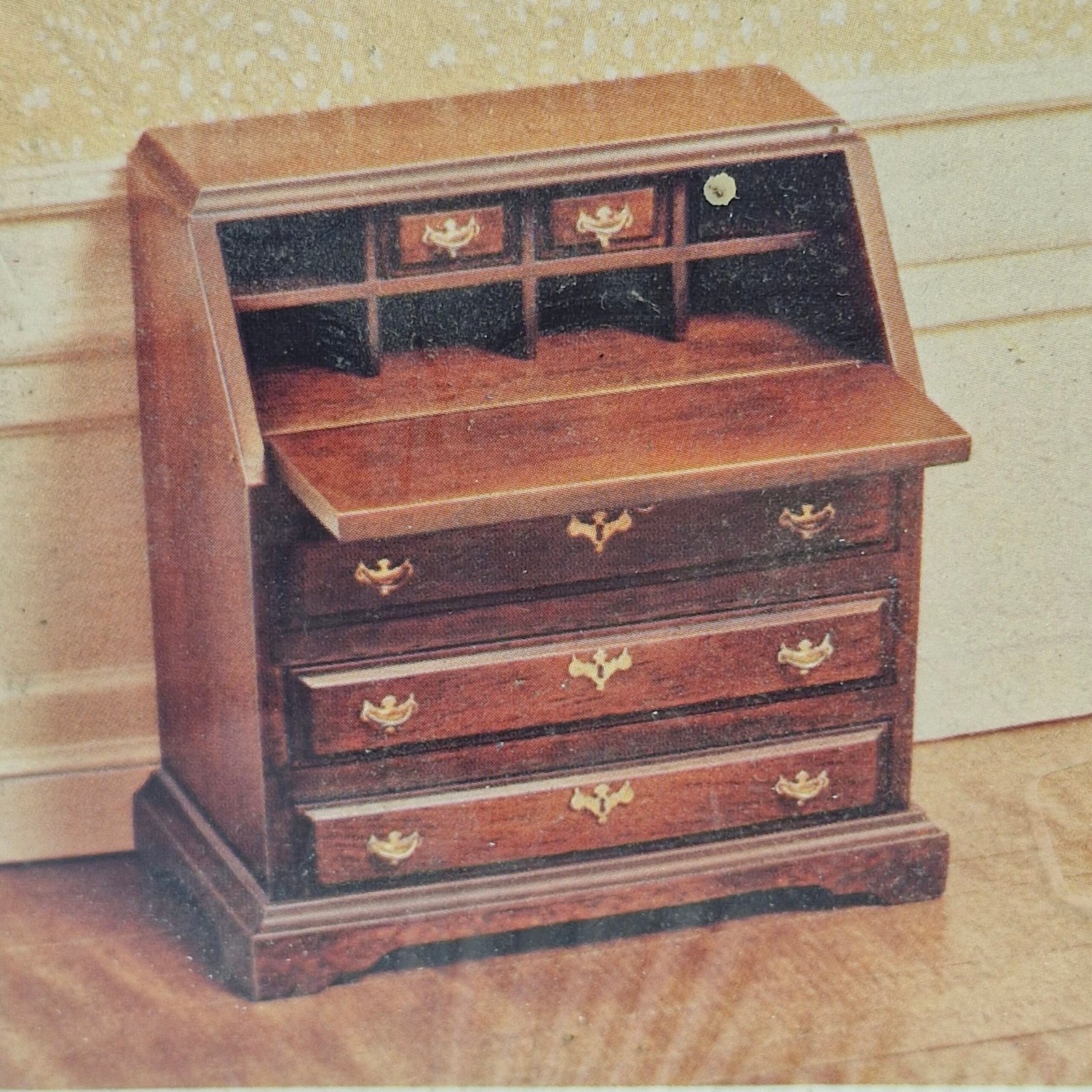 1:12th Scale Dolls House House of Miniature Furniture Kit 40042