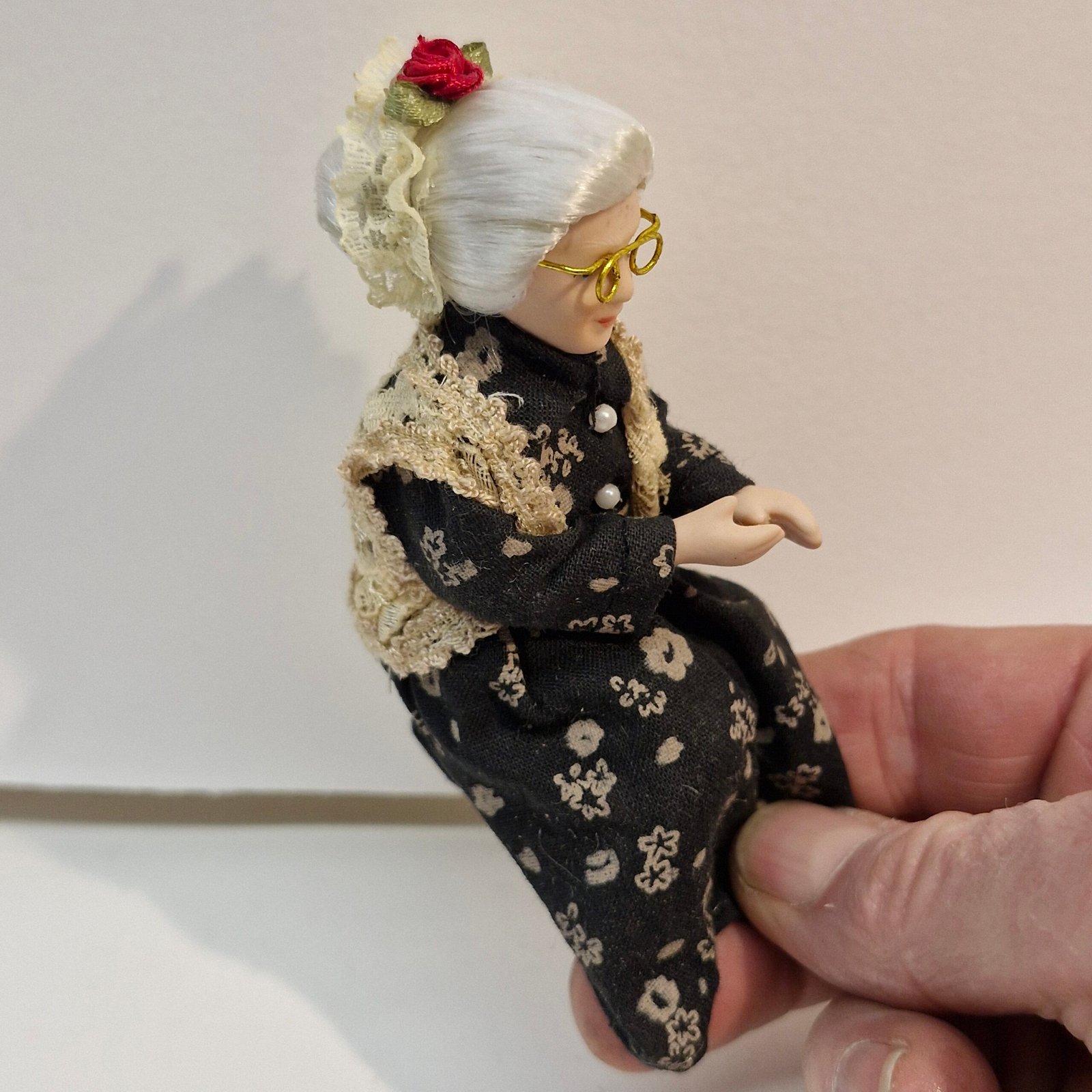 1:12th Scale Dolls House Miniatures, Quality Porcelain Doll. Woman KM09