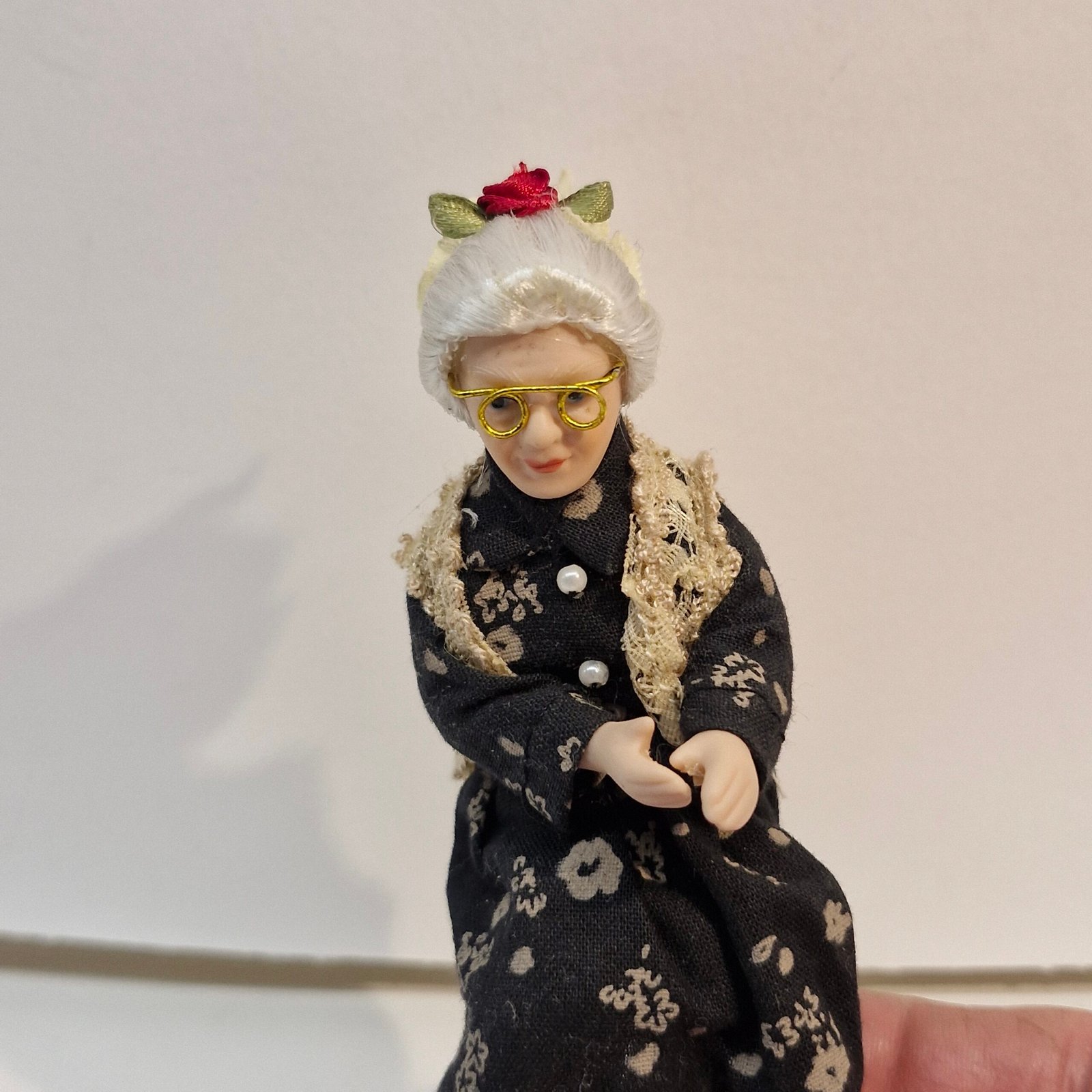1:12th Scale Dolls House Miniatures, Quality Porcelain Doll. Woman KM09