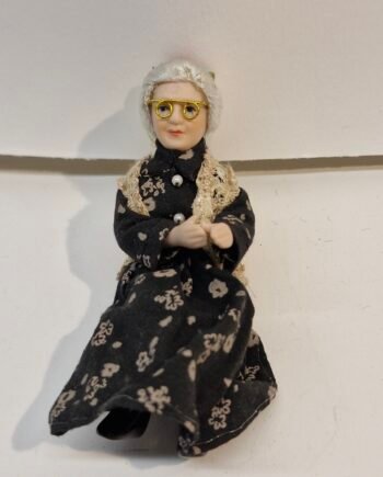 1:12th Scale Dolls House Miniatures, Quality  Porcelain Doll. Woman   KM09