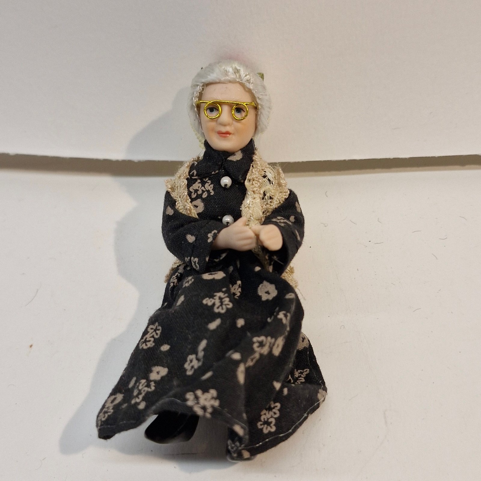 1:12th Scale Dolls House Miniatures, Quality Porcelain Doll. Woman KM09