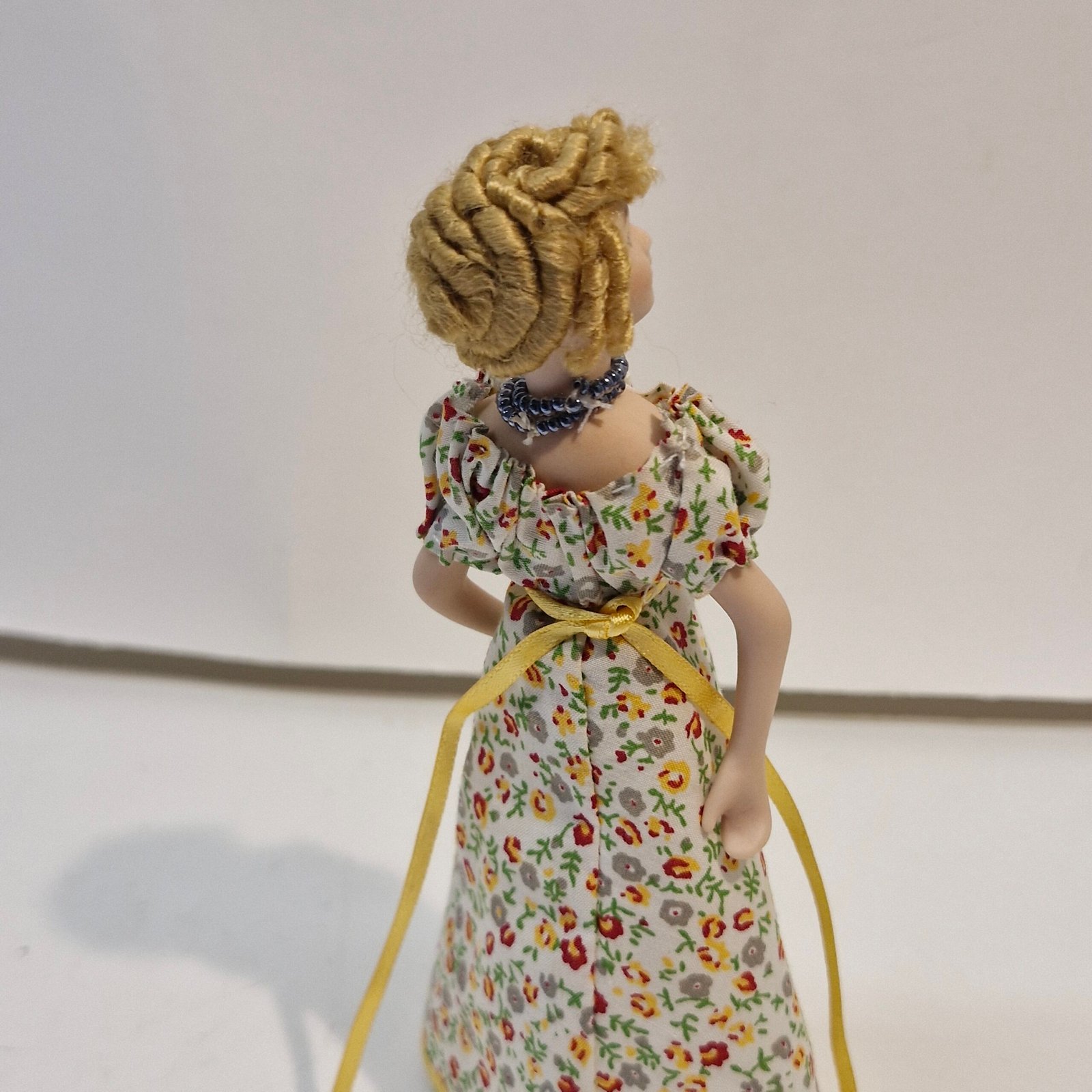 1:12th Scale Dolls House Miniatures, Porcelain Doll. Woman KM11