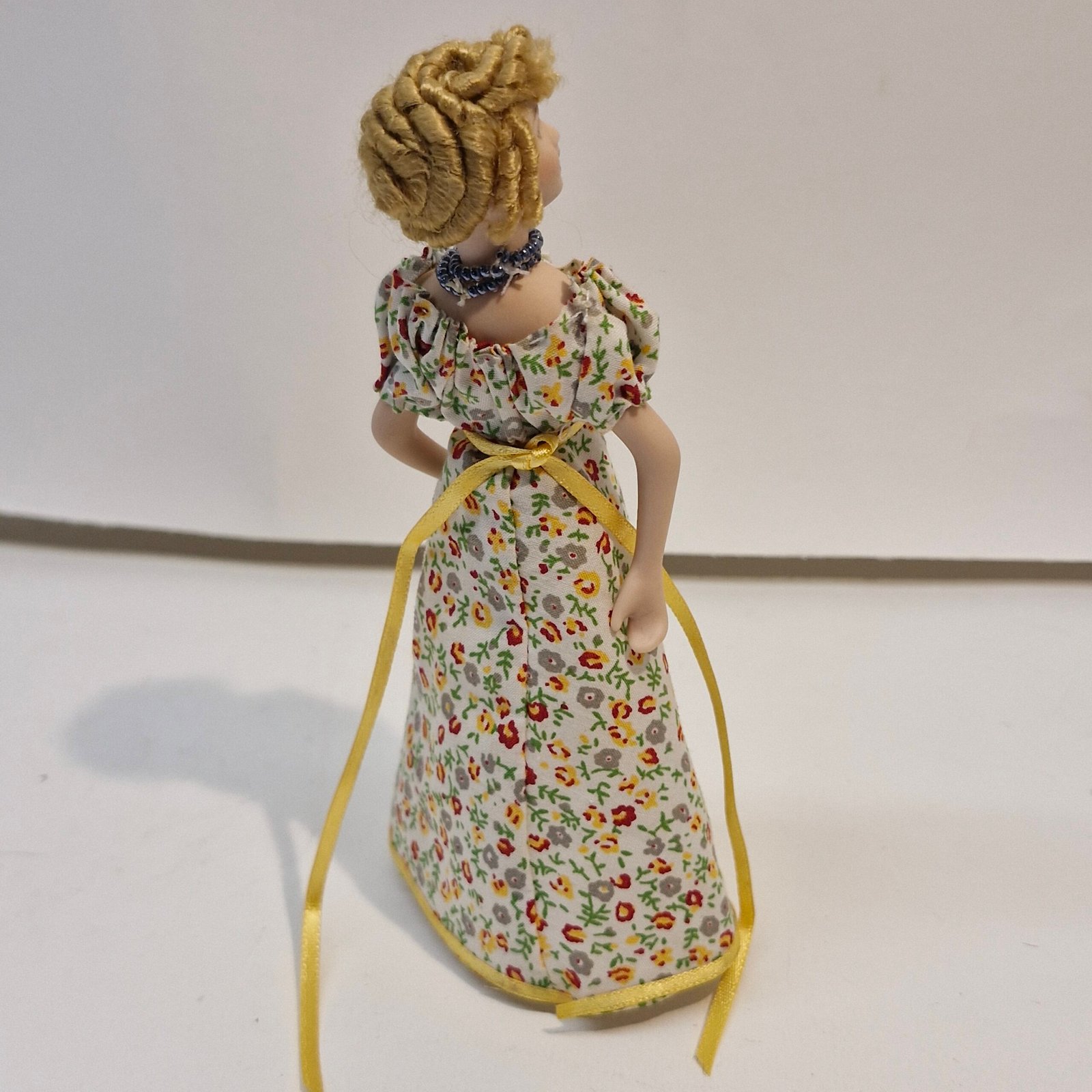 1:12th Scale Dolls House Miniatures, Porcelain Doll. Woman KM11