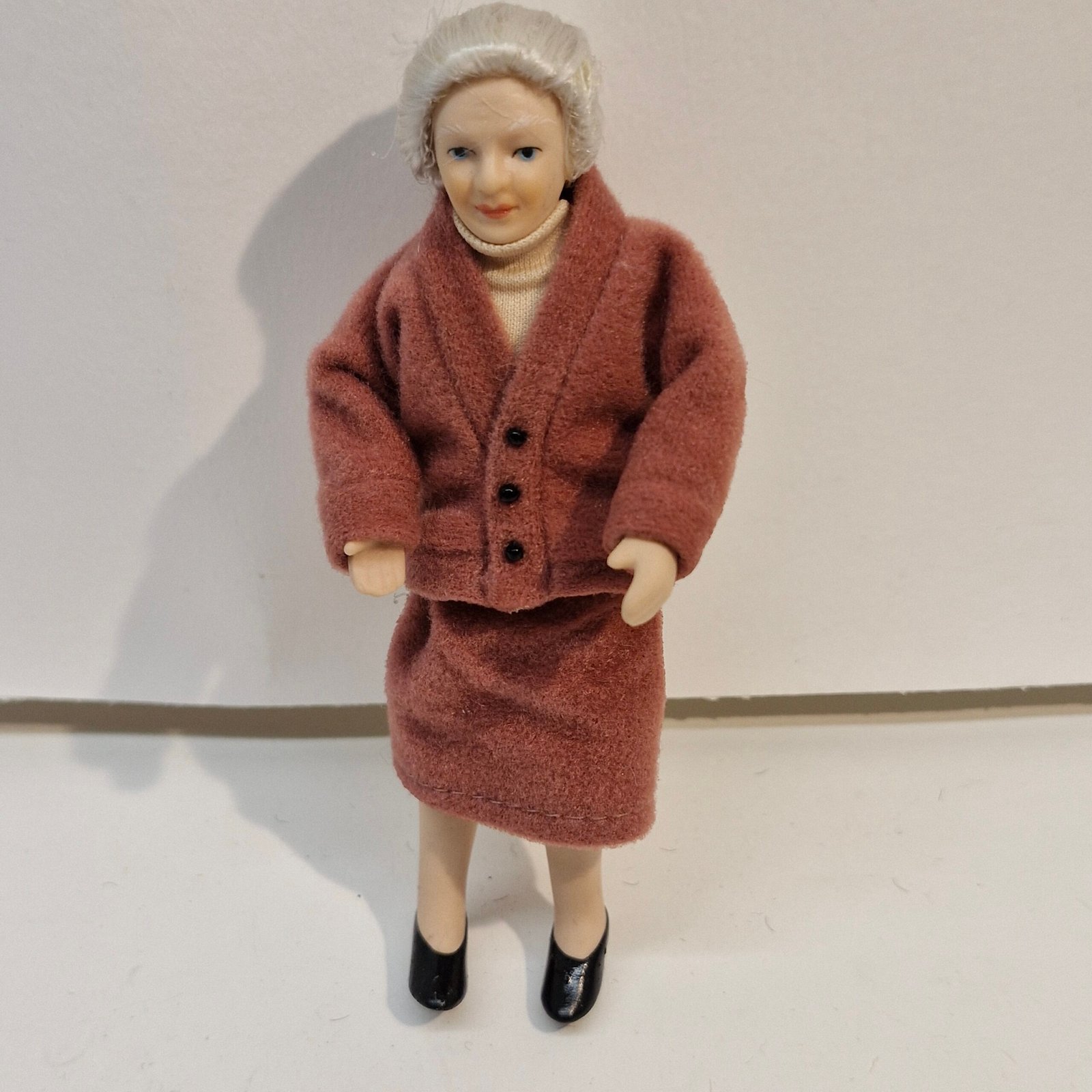 1:12th Scale Dolls House Miniatures, Porcelain Doll. Woman KM12